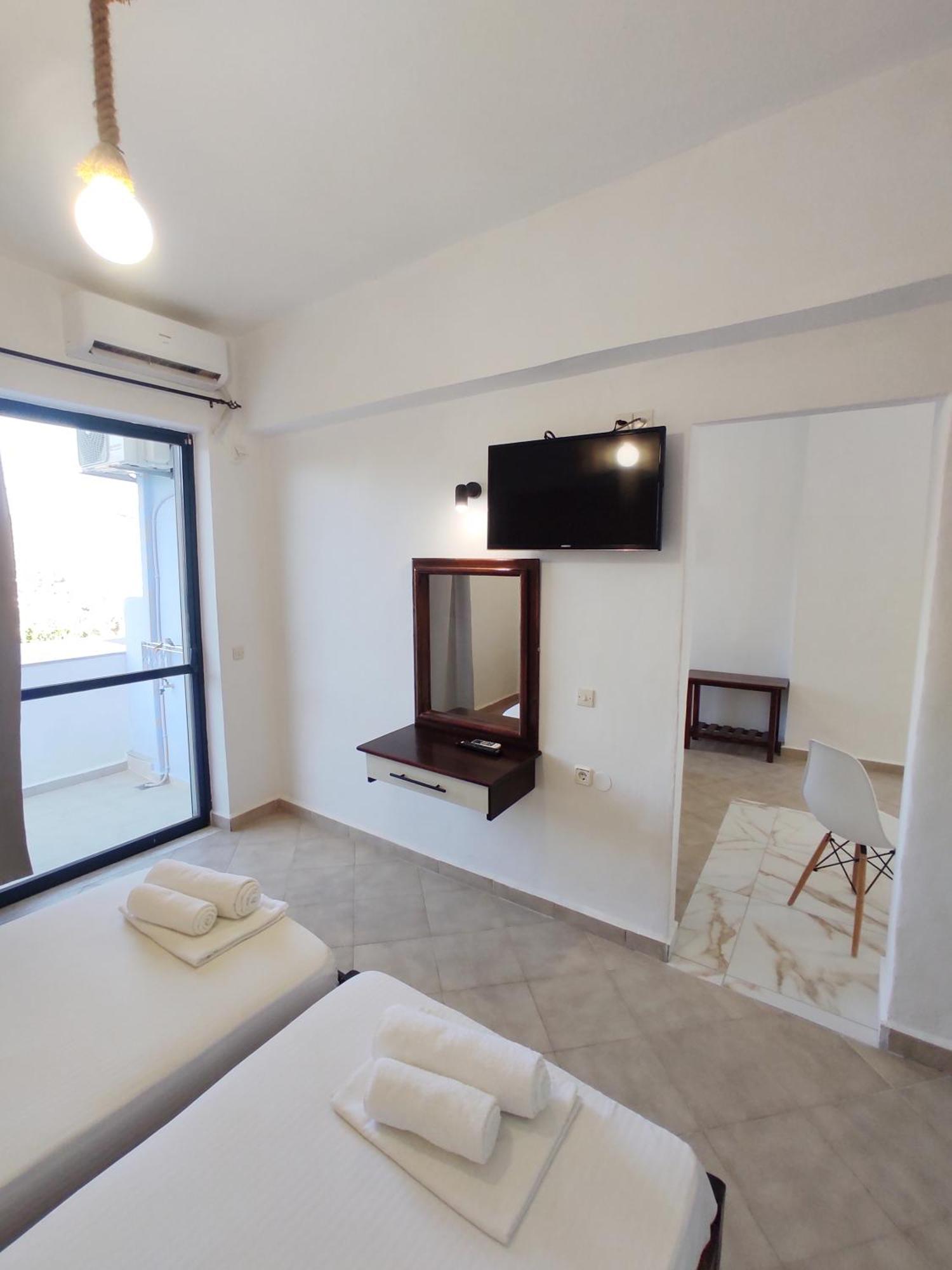 Creta Star Apartments Agia Galini  Exterior photo